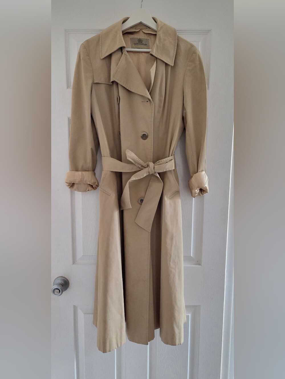 Vintage Aquascutum Women's Trench Coat In Classic Beige